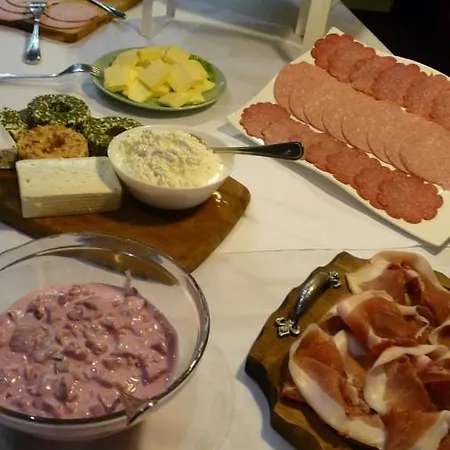 Rodizio Ug * Βόλφσμπουργκ