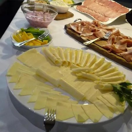 Hotel Rodizio Ug *
